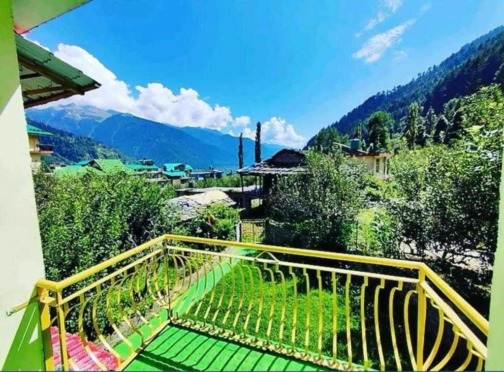 Hotel O Antriksh Cottage Манали Экстерьер фото