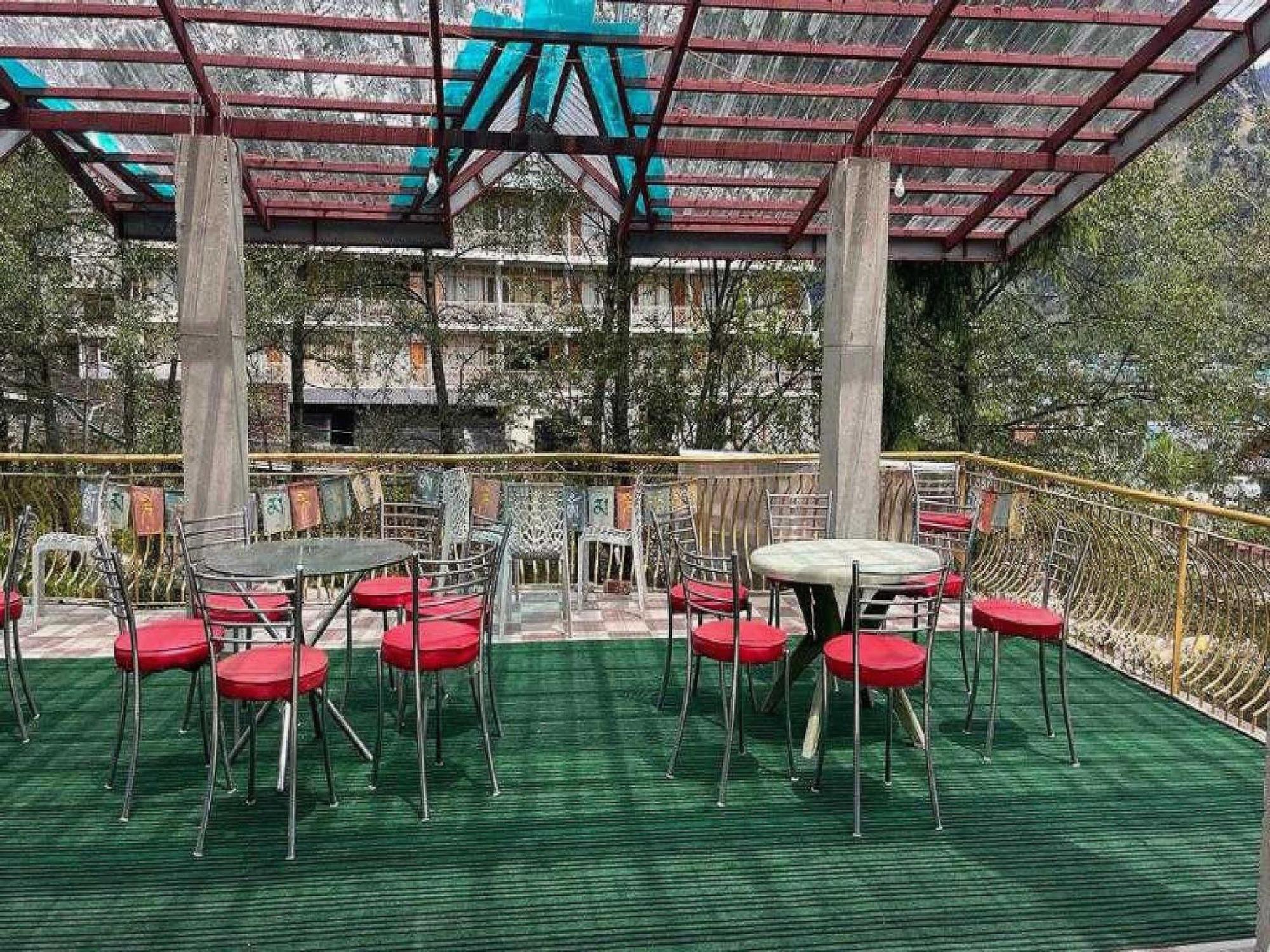 Hotel O Antriksh Cottage Манали Экстерьер фото