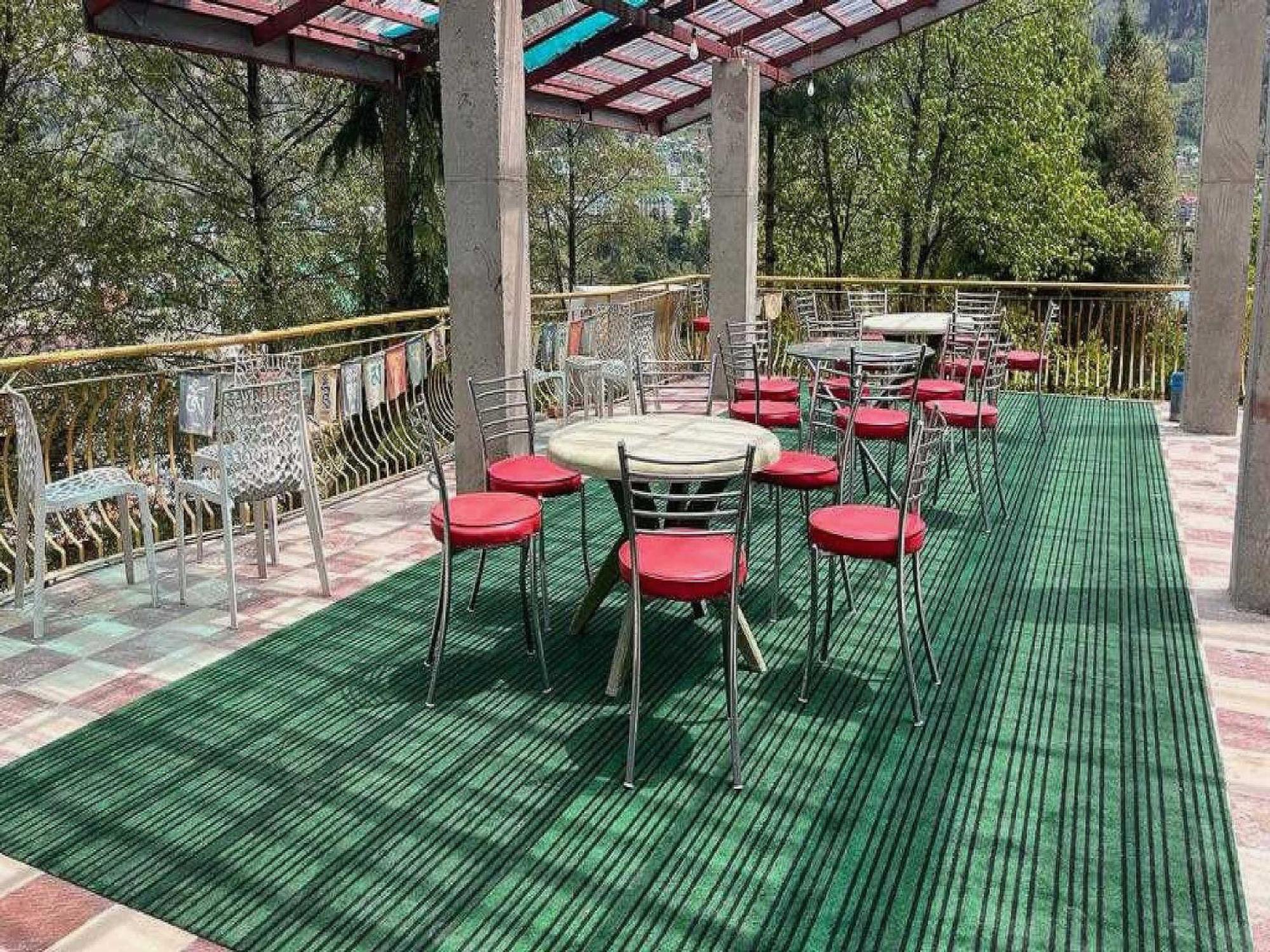 Hotel O Antriksh Cottage Манали Экстерьер фото